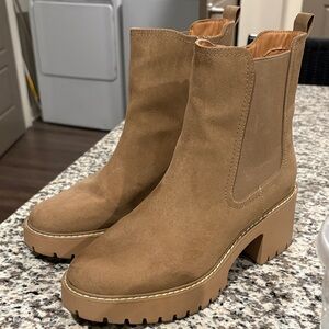 Tan Chelsea Boots